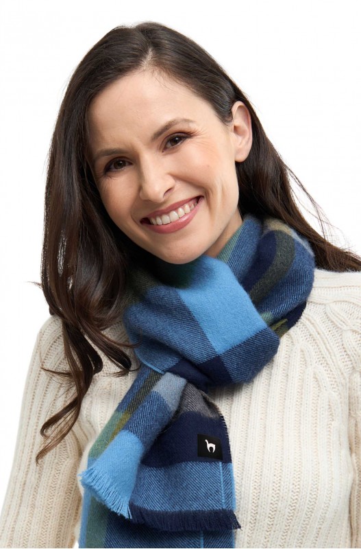 alpaka-webschal-amigo-aus-100-royal-alpaka (13)